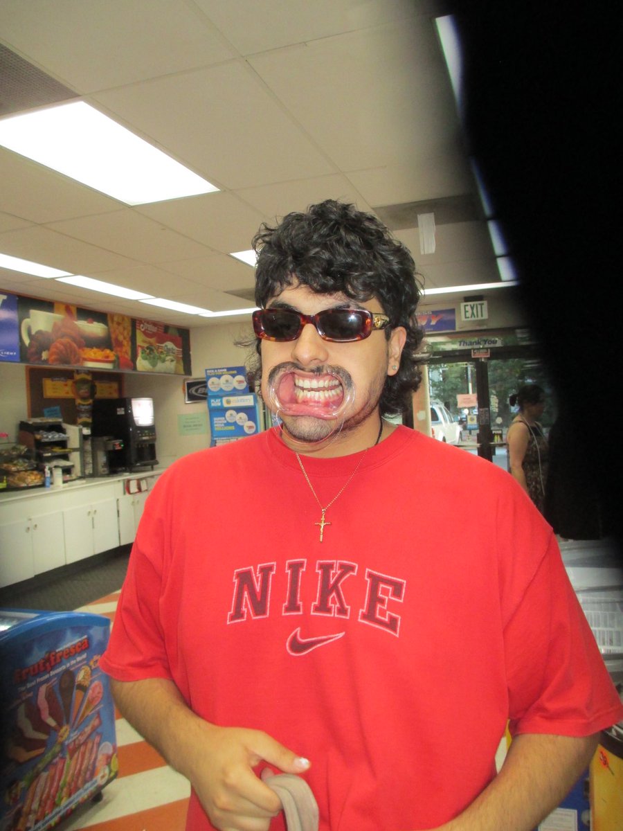 byemilo_'s tweet image. RED VERSION A TAPE BY MILO
OUT JULY 15TH THIS FRIDAY
PRODUCED BY @prodbysister 
SEE U FRIDAY &amp;lt;3 - milo
📸 - @mcdurgle 

distrokid.com/hyperfollow/by…