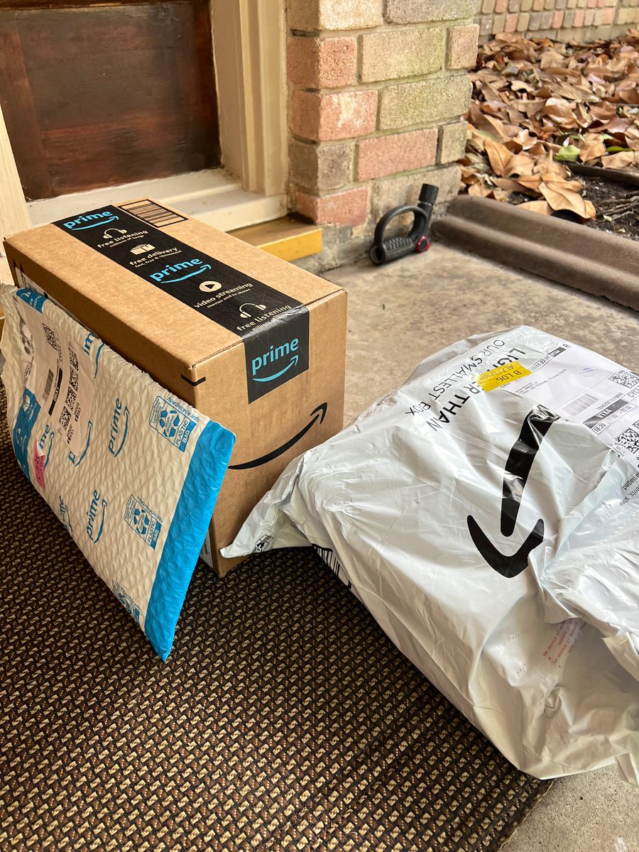 culinarykellie's tweet photo. “Who could that be knocking at my door”🎶 @amazon with some amazing items off my #clearthelist thank you @zephtx + anyone else who purchased kid-safe cleaning supplies for my kitchen classroom. #overjoyed 🧼🧽🧴#spreadloveandkindess and #AdoptATeacher #PrimeDay #ittakesavillage https://t.co/t5rIo577d9