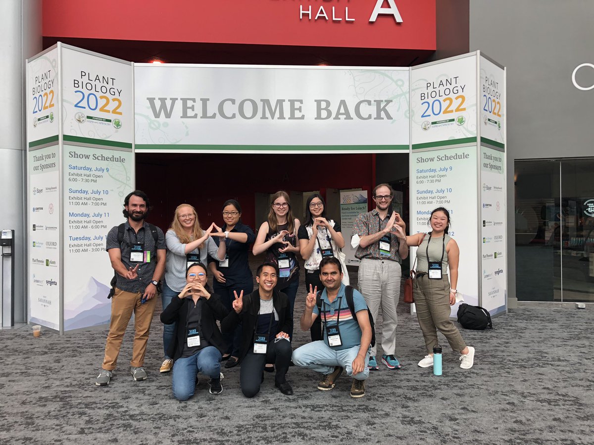 !!!Boilermakers are in Portland for  #PlantBio2022 <a href="/LifeAtPurdue/">Purdue University</a> <a href="/ASPB/">ASPB</a> <a href="/PurdueCPB/">Purdue Center for Plant Biology</a> (if you were not captured by these photos, add your selfies to the thread, boiler up together!)