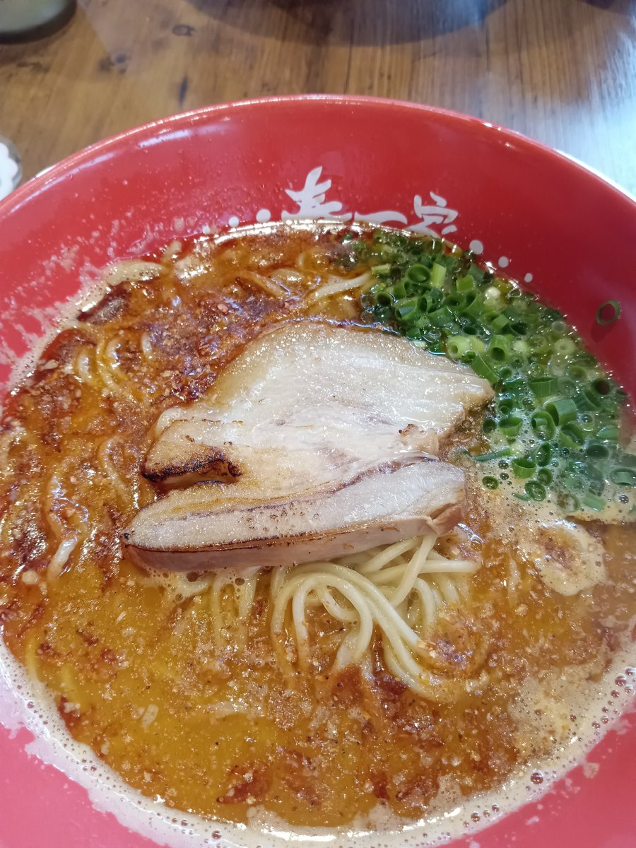 ietochinavi's tweet photo. 今日の #おすすめランチナビ は豊平区美園にある「春一家 三代目麺宿」さんです🍜
名物のエビラーメンをいただきました🦐エビ出汁のパンチが強くて美味しい！
他の味も沢山ありますが、エビラーメンはチャーシューとかき揚げが選べます🤤（営業I)
#札幌グルメ https://t.co/ibLs05RVYY