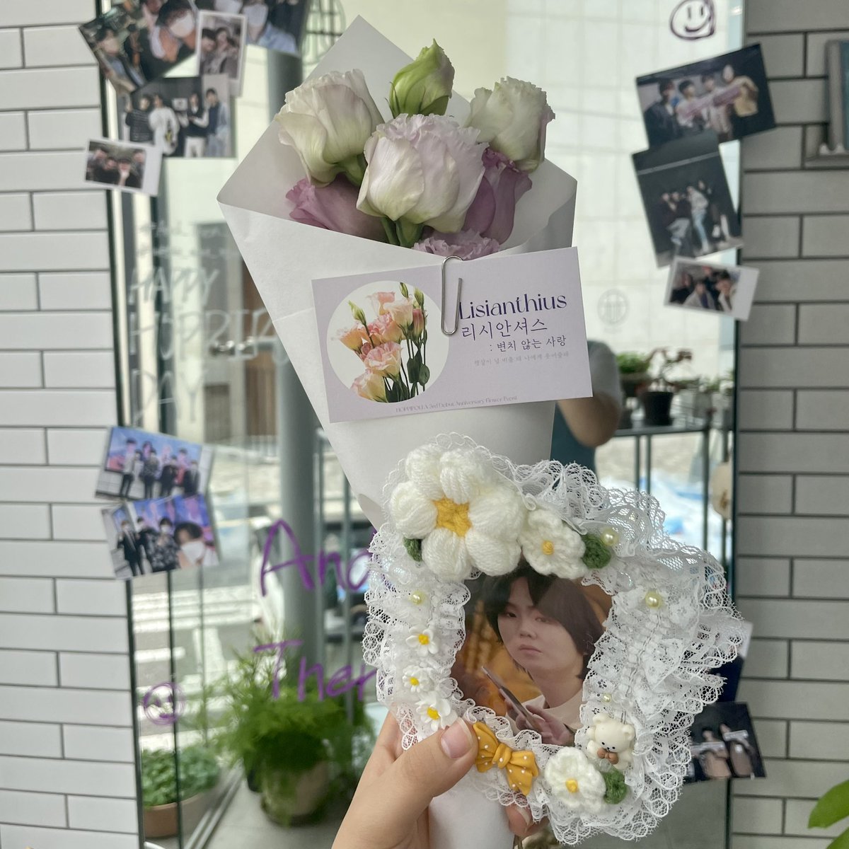 illbeabaker's tweet photo. #And_Then_There_Was_Hoppipolla
#나란히_서서_걸어갈_우리의_노래

아유 정말 뭐가 꽃인지 모르겠네😆 https://t.co/2Dqi15qWzm