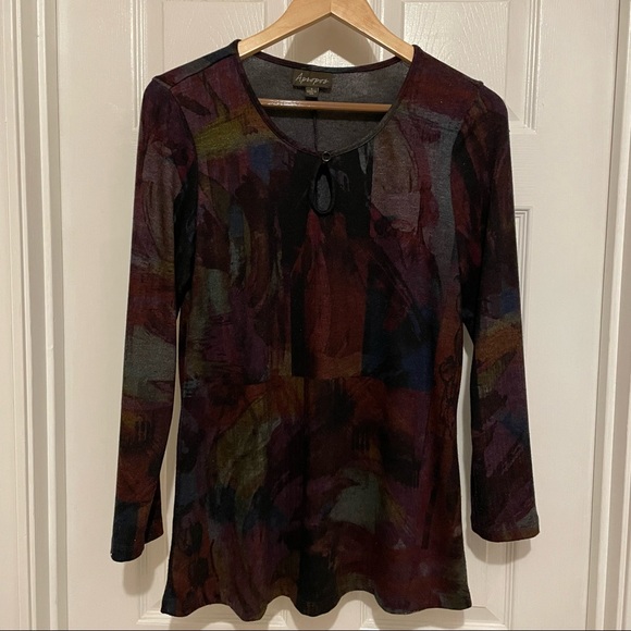 nikicream's tweet photo. So good I had to share! Check out all the items I'm loving on @Poshmarkapp from @StephanieBushak #poshmark #fashion #style #shopmycloset #dalia #apropos #mamabling: https://t.co/kLMslRaZS9 https://t.co/B3dpqbg5A7