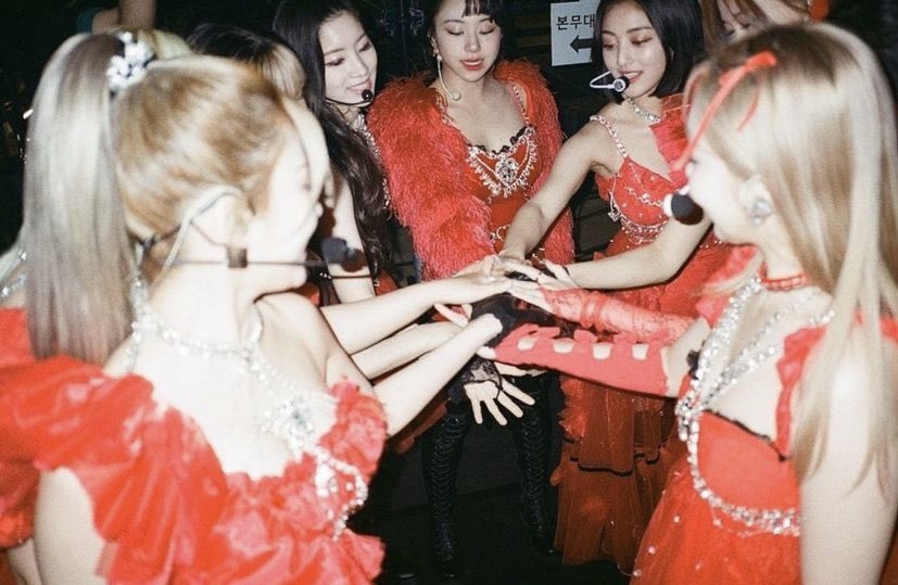 sleepyphove's tweet photo. 9WICE FOREVER!!
@JYPETWICE https://t.co/i9NYxlDIlV