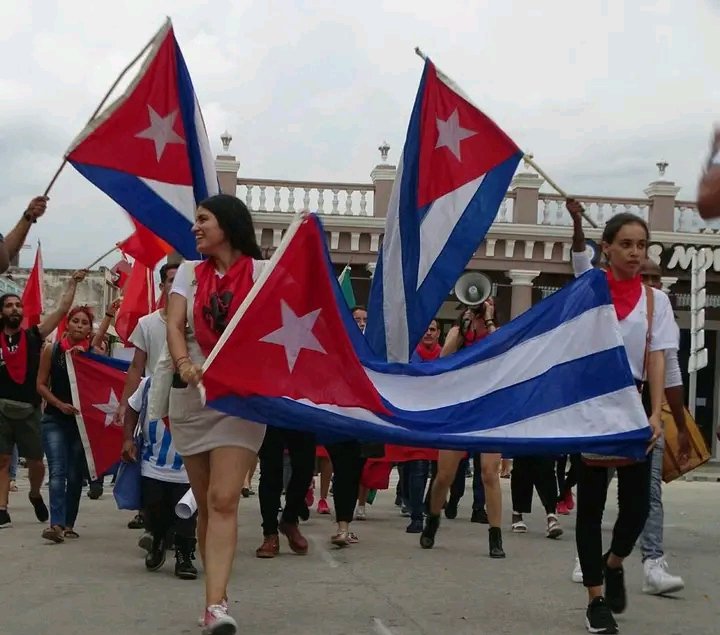 UJCdelaUHo's tweet photo. #Holguín se tiro pa la calle 🤪...
Pero a regar amor revolucionario 😏

#VamosConTodo #CubaPorLaPaz @FeuUho @agnes_becerra @ElNecio_Cuba @juventudhol @ErnestoSV8 @Karli_SantanaR @DiazCanelB https://t.co/kKv5Fs4F9t
