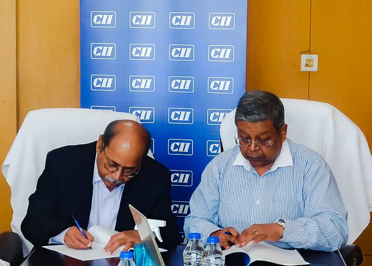 Dept of Labour, Government of #WestBengal has signed MoU with CII for operating 15 Model Career Centres (MCCs) across the State. Aims at providing placement to 60,000 youth & Career Counselling & Employability Skills to over 1,00,000 youth in three years. @CiiMcc @sougata_rc