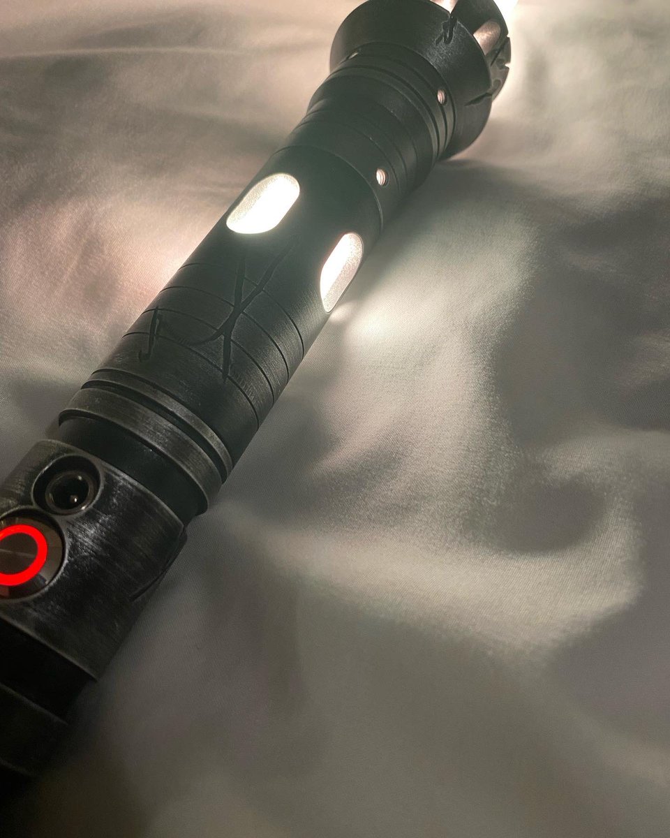 Little saber customization this evening! #lightsaber #saber #cosplay #starwars #jedi #sith #battleready