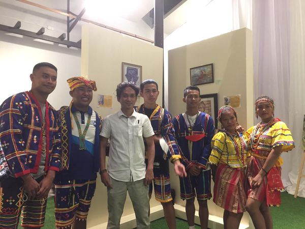 jr_noby's tweet photo. HeART fulfilling to experience and witness this successful art exhibit from different tribes in Davao City.
Located at La Herencia building.
with mr. Kublai Millan and tribes.
#artist
#art
#manobo tribes
#tribes
#paintings https://t.co/nyUzVrIHJN