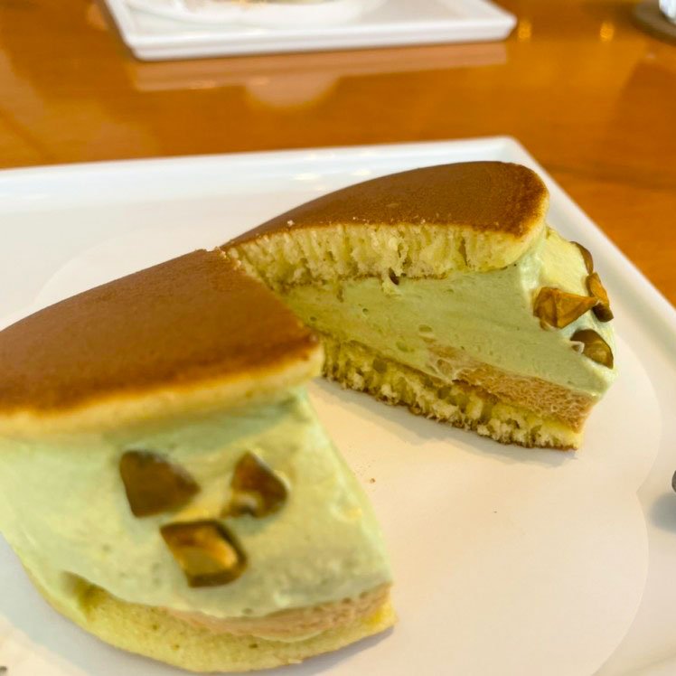 CocoNocoRe1's tweet photo. 天神駅からこんなに目の前！
2階にカフェがあるお菓子屋さん♡

詳しくはコチラ↓
https://t.co/mcwhEy29mZ

#KayashinaCafe #ピスタチオ #和スイーツ  #スイーツ #fukuoka #fukuokafood #福岡 #ココノコレ #食べ歩き #coconocore https://t.co/q0tuI9Zkho