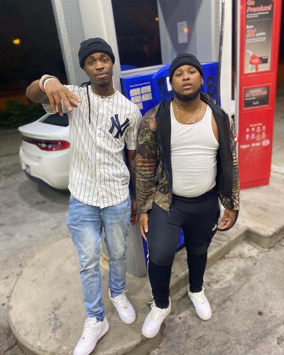 malikberry59's tweet photo. Gone but not forgotten…. Heartbroken seems like it’s still a dream I’m just ready to wake up 🤍😔 you are missed I promise man watch over me and the guys  I got you 4L love you man 🤍 LLSHY🤍 LLBRICKBABY https://t.co/wyGt4Xd4OF
