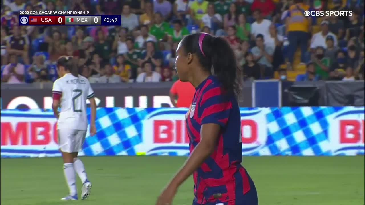 A GOLDEN OPPORTUNITY FOR THE USWNT. 😲

Midge Purce's impressive run to feed an open Lindsey Horan goes right into the arms of Itzel González. 👀”