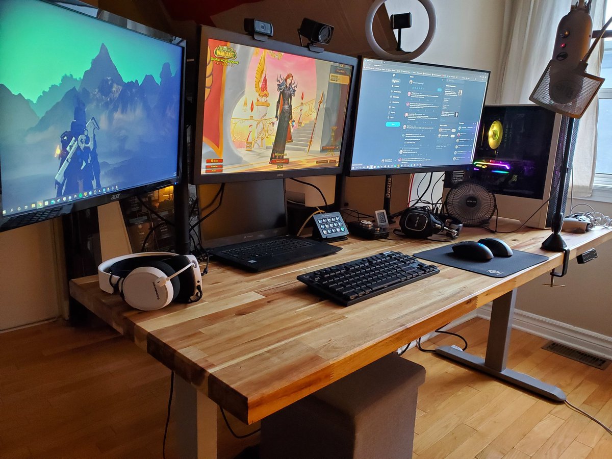 AIMEZO_Official's tweet photo. Want to share this nice desk setup with you!👏✨
Cr:@katzehalifornia
#standingdeskframes #wfh #homeoffice #dailywork #ergonomics #electricdesk #standandwork #wellbeing #sitandstand #desksetup #workspace #workstation #workhealthy #deskdecor #deskinspiration #tech https://t.co/dvPB2rPP2H