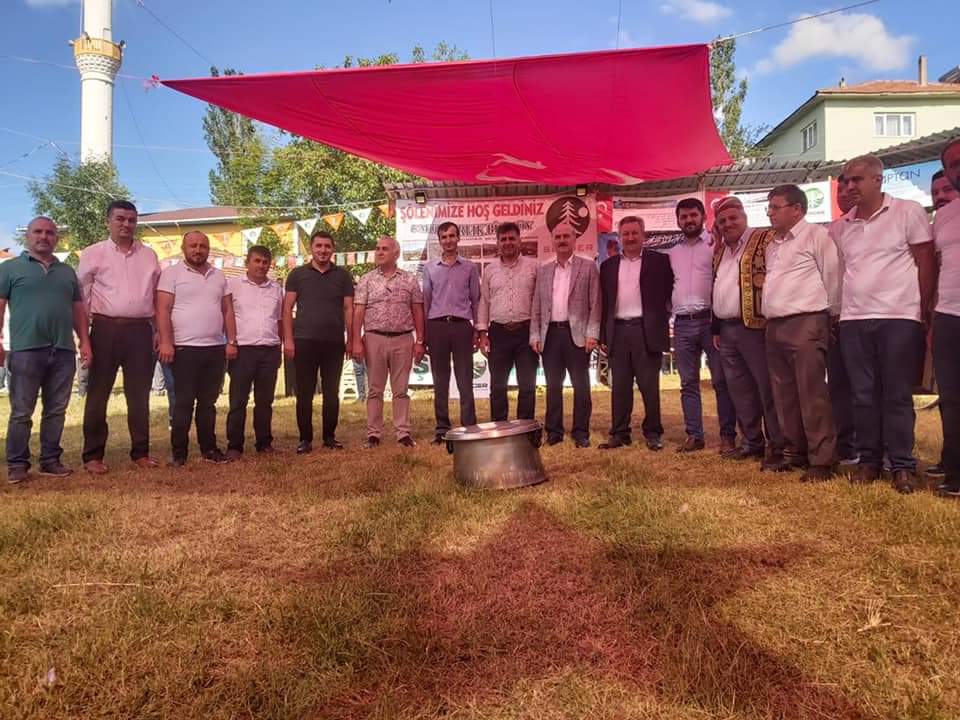 rasimerdogmus's tweet photo. Köyümde Dikmen ilçemizin SERBEST köylerinde organize edilen bayramlaşma ve şenlik programına,
Üçpınar köyümüzde yaptırılan cami açılışına ve bayramlaşma programına katıldım.Programlar muhteşemdi katılım gösteren tüm köylülerimize ve emeği geçenlere teşekkür ediyorum @NazimMavis https://t.co/79SDc7gZBX