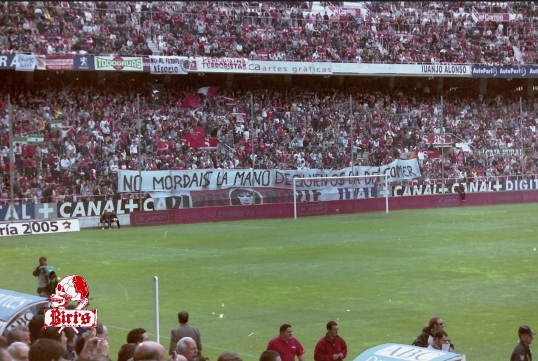 Queremos hacer un llamamiento a todos nuestros socios en particular y al sevillismo en general: Nos vemos este jueves a las 20:30 frente al mosaico para mostrar nuestra disconformidad con el precio de los abonos.

El fútbol debería ser de todos, no solo de unos privilegiados.