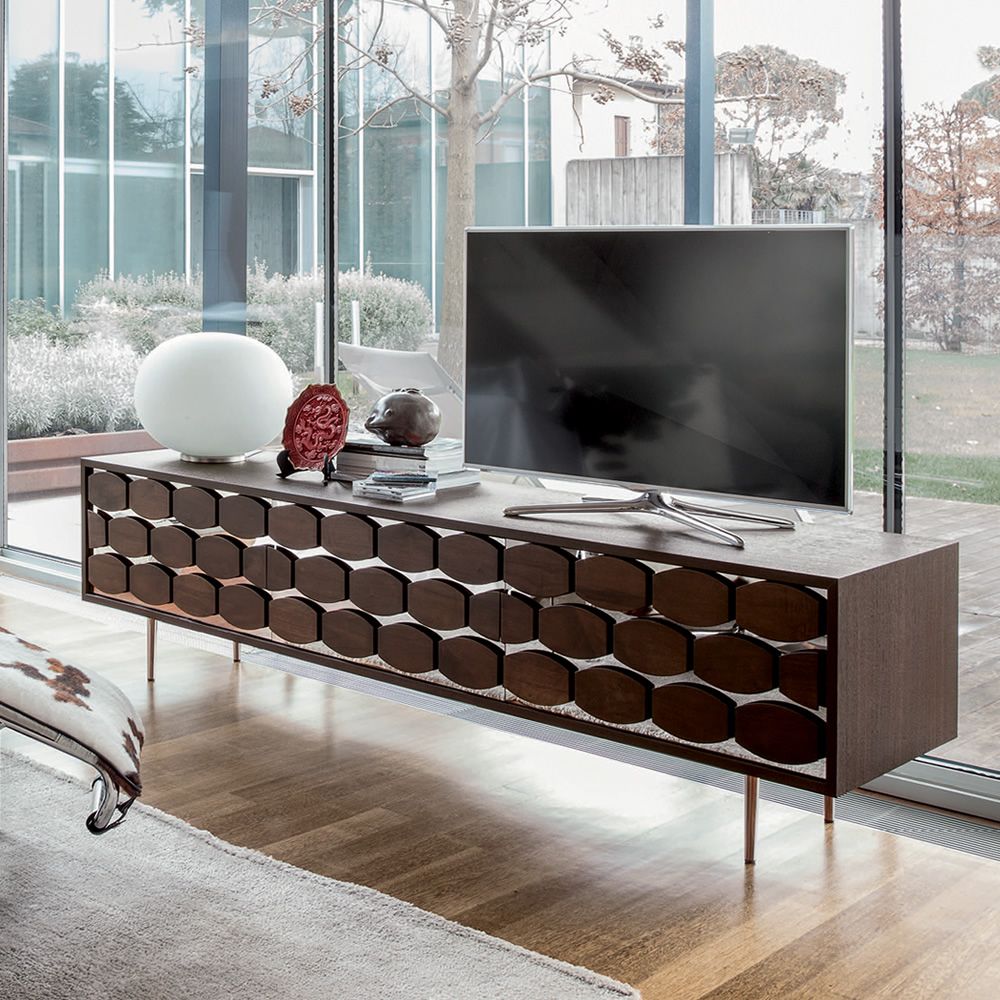 MKMLuxe's tweet photo. Needing a console or cabinet for the TV unit hasn’t changed with time. Our “Honey” Tv console stands out for its distinguished woodworking and accurate choice of glass. Now available at #mkmcolombo

#lka #SriLanka #Luxury #tvtime #furnituredesign #HomeDecor #mkmluxesuisse https://t.co/6yQgTZWoXx
