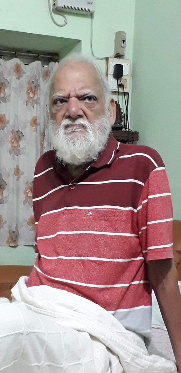 AlokParadkar's tweet photo. प्रसिद्ध रंगकर्मी एवं नाट्य समीक्षक कुंवर जी अग्रवाल का आज निधन हो गया। पिछले कुछ दिनों से वाराणसी के अस्पताल में मृत्यु से संघर्ष करते हुए अंततः वे हार गए। निधन के समय उनके बेटा, बहू साथ थे। पारिवारिक सदस्यों के अनुसार उनका अंतिम संस्कार आज ही वाराणसी में होगा। https://t.co/tDaYKnr1EG