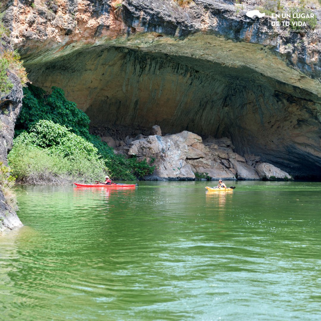 turismoclm's tweet photo. Hoy te proponemos un plan super
refrescante!!🏊♂️🏊♀️
El embalse de #Bolarque cuenta con chiringuito🥘,
club náutico⛵️ y muchas actividades para así poder
pasar una jornada muy divertida y sin otra preocupación que pasarlo bien con los tuyos🤩
#CLMvivetumundointerior https://t.co/igcGn4wSup