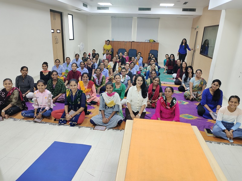 harshaeng's tweet photo. The #women #taskforce at Harsha Engineers Int’l. Ltd. took some time off to do a #wellness check on themselves. They learnt #selfcare is vital for overall growth from A’bad-based #yoga teacher, #dietitian and #therapist Rachna Shah at "𝑾𝒐𝒎𝒆𝒏’𝒔 𝑾𝒆𝒍𝒍𝒏𝒆𝒔𝒔" workshop. https://t.co/ONRjGAQnF6
