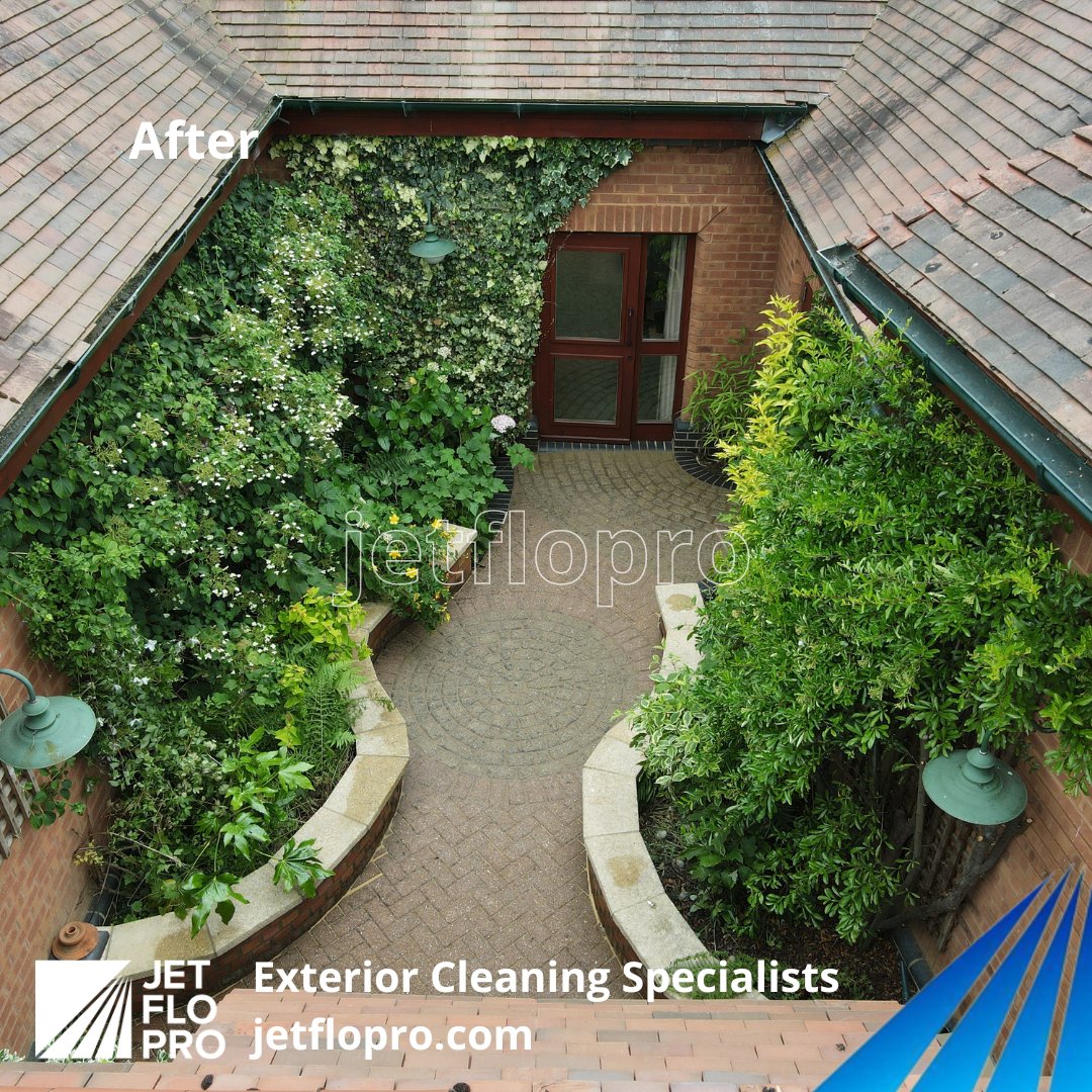 JetFloPro's tweet photo. We had some spare time to help a local hospice get one of their areas looking lovely and clean a little bit of pruning to make it easier to walk around 😀 https://t.co/Z6GHOA6CJJ