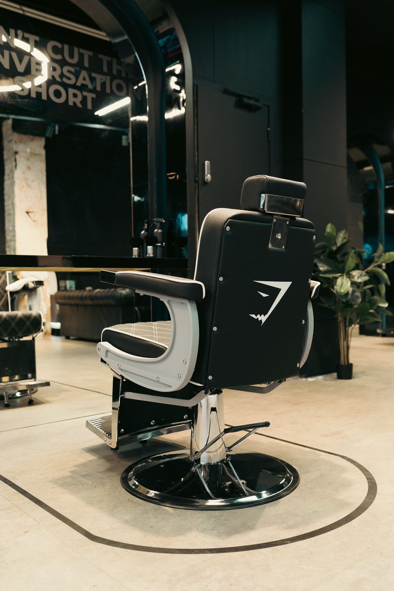BenFrancis1992's tweet photo. ‘Don’t mullet over’

@Gymshark have created a barbershop where you can get free haircuts and chat openly about your mental health. 👏

📍 149 Shoreditch High St, London E1 6JQ 

📅 12th-17th July https://t.co/LjbzvxAzHV