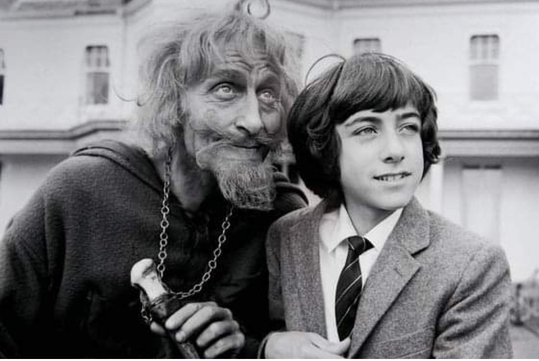 JMcK2018's tweet photo. Anyone else love Catweazel??? Great little TV series 1970-71 & lovely books
#Catweazel https://t.co/VTlxIHIIGq