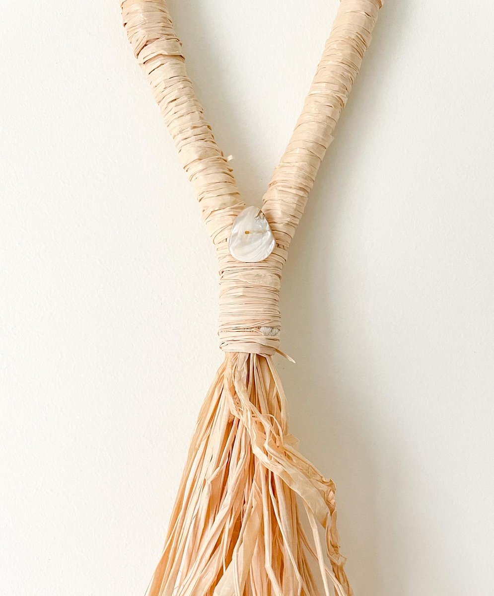 HThefootprint's tweet photo. Coral White &amp; Gold - Raffia tassel hangings set of 2 will be launching tomorrow 🙌🫶

These Coral sisters are ideal to uplift boho coastal vibes of your home 🏡 

Don’t forget to check it out tomorrow in my Etsy store ❤️ https://t.co/2Xu3wvKEpy
#thefootprint #wallart #walldecor https://t.co/02qCXCwKWw