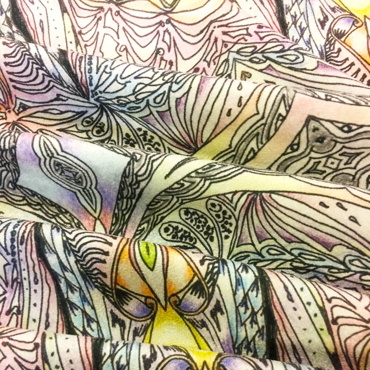 prinfab's tweet image. ✨ The ombré colours add a contemporary touch to this sophisticated line art design. Printed on our Faux Suede 150gsm, the outcome is truly unique. Thank you Pamula for letting us share a photo. 💛

#lineart #ombré #surfacetexture #printdesignforfabric