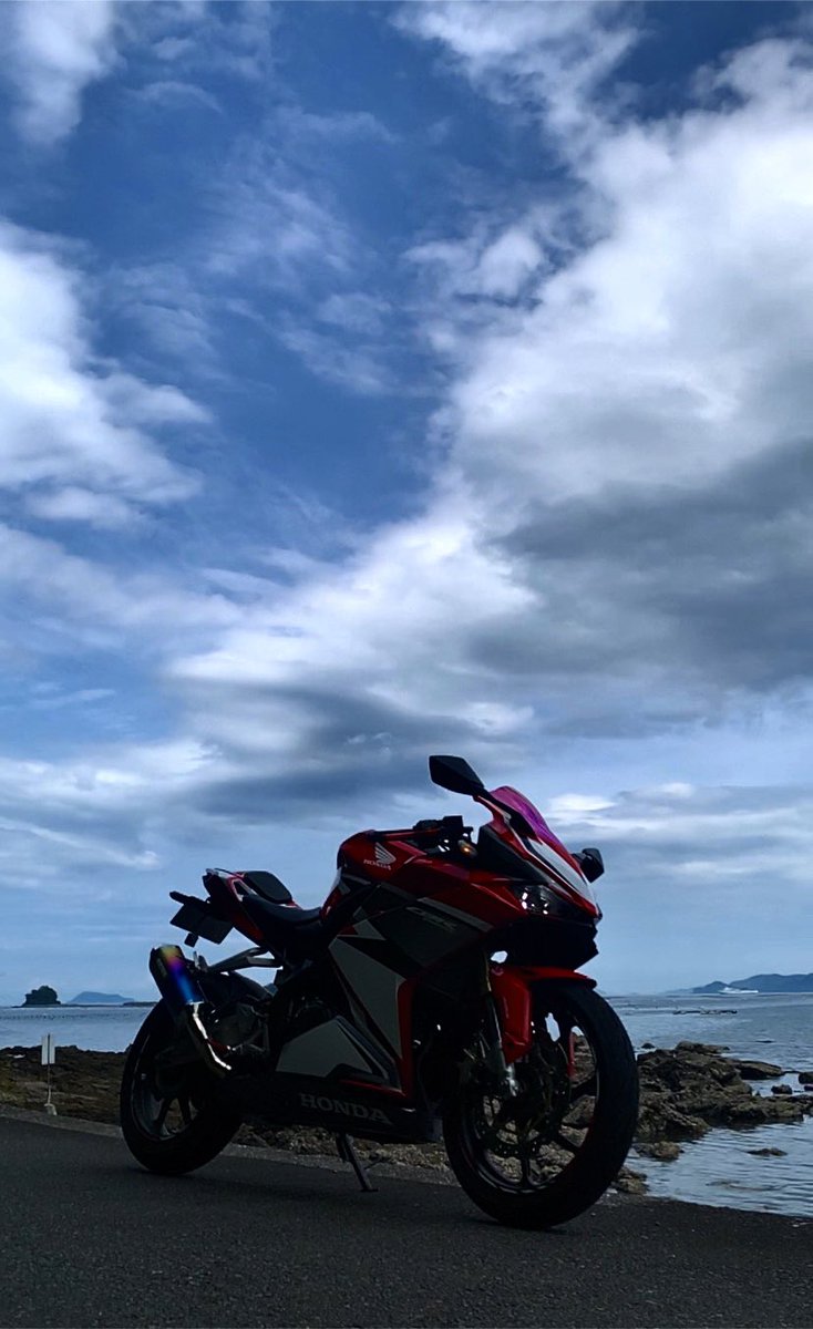 yuta_setuna's tweet photo. 仕事帰りにちょいツー
きもちいぃー
#CBR250RR #ニダボ #HONDA https://t.co/SriPajRiKG
