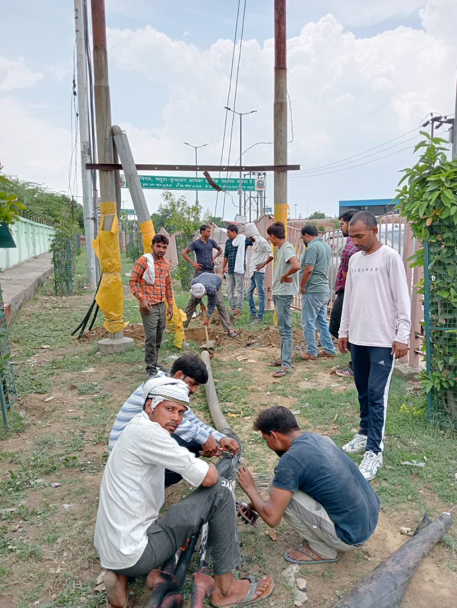 sdochhatikara's tweet photo. छटीकरा उपखण्ड के अंतर्गत कशीराम उपकेंद्र की 33kv केबल की जॉइंटिंग किट डैमेज होने के कारण विद्युत आपूर्ति बाधित है। कार्य प्रगति पर है, कृपया धैर्य बनाये रखे। https://t.co/bJ5QvEZDmT