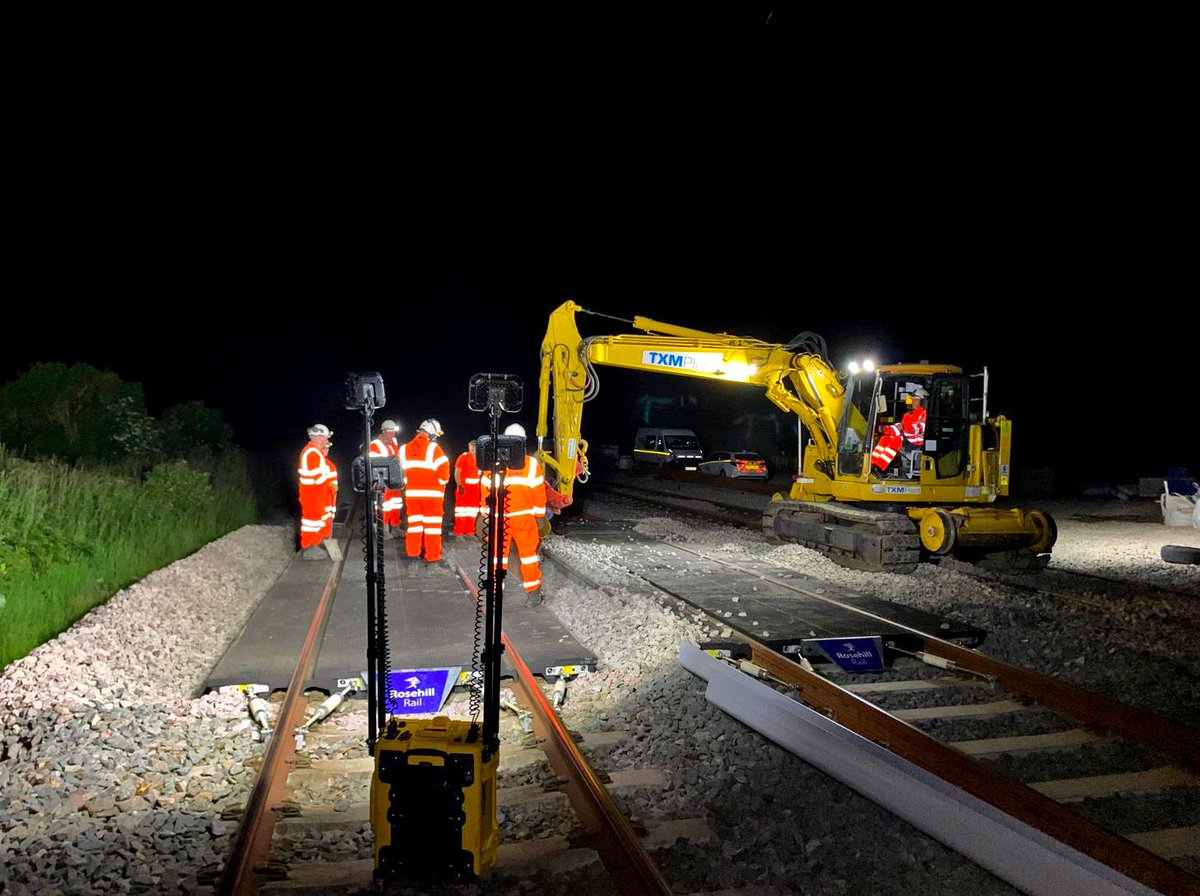 RosehillRail's tweet photo. It’s great to see one of our solid rubber Interlocking Crossings being installed as a 10.8m semi-permanent road rail access point (RRAP) at Ricksey Lane, #Somerton. 

 Visit our website for more information: https://t.co/mnjgoas80W https://t.co/EcSlNMuvHV