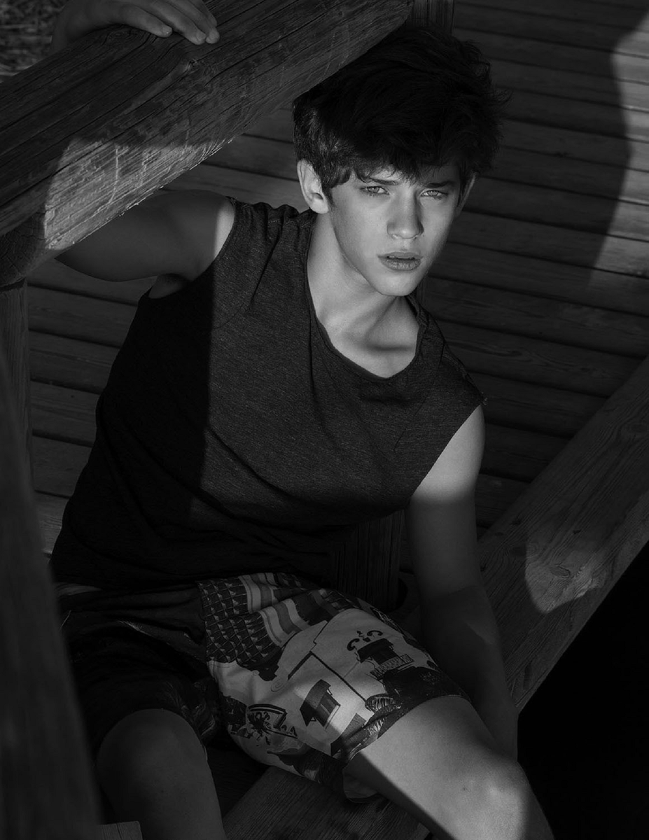 Psst. Come back here with me
Yam Wolczak