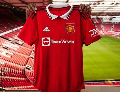 ManUtdMEN's tweet photo. COMPETITION: Get your hands on United's new shirt! 😍 

For your chance to win, simply fill in the form below. https://t.co/7wNXNqY7lD https://t.co/pPwfdaa7da