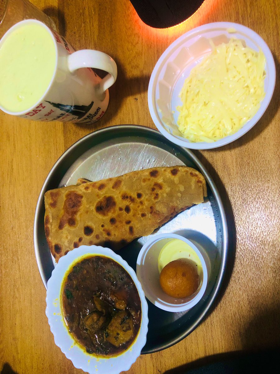 RanjitGutu's tweet photo. #ରସଗୋଲାଦିବସ #ନିଳାଦ୍ରୀବିଜେ ର ଅନେକ ଅନେକ ଶୁଭେଚ୍ଛା।ଦେହ ଦେଉଳରେ 🛕ଦିନର ପହିଲି ଭୋଗ #parotha #gulabjam #avocadojuice 🥑#chesse @FoodieOdia @Beinggfoodie @Mahi_Tahaa @beingnisho @gpshots1 @Trupti57092528 https://t.co/MNLGM5dFHg