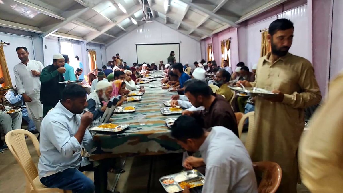 Raziya_Lolabi's tweet photo. Indian Army Organised Project Milap Phase IV and Eid-Ul-Adha Celebrations with Public Representatives at Gujjarpatti, Lolab

#IndianArmy
#KashmirLivesMatter
#SavioursOfKashmir
#kargilVijayDiwas
#Kashmir
#ProsperousKashmir
#ProjectMilap https://t.co/N8dWvnrzhr