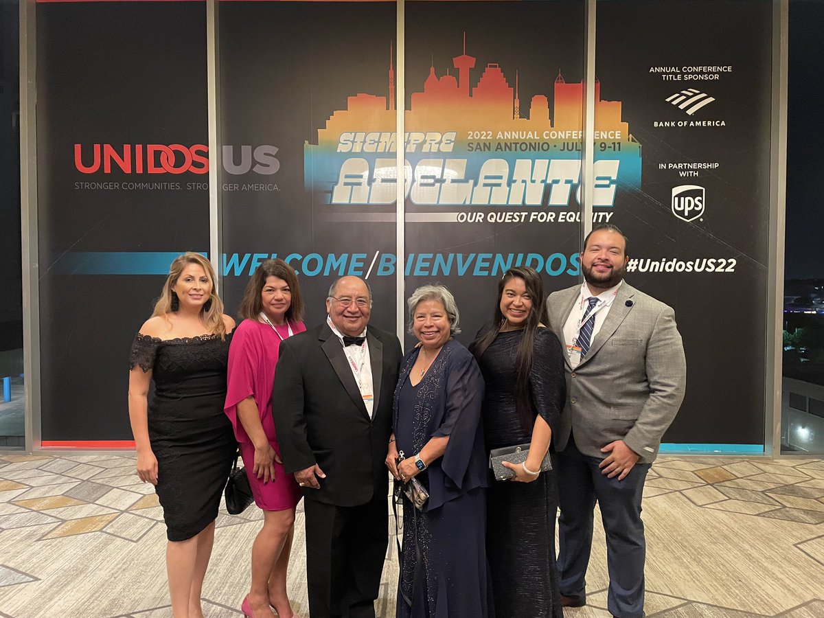 zsolistx's tweet photo. AARP in the house! It was amazing to see all my fantastic #AARPFamily, including our wonderful @AARPTX volunteers @ #UnidosUS22 Annual Conference! #SiempreAdelante #AARPEmployee https://t.co/4t9yrxnZC6