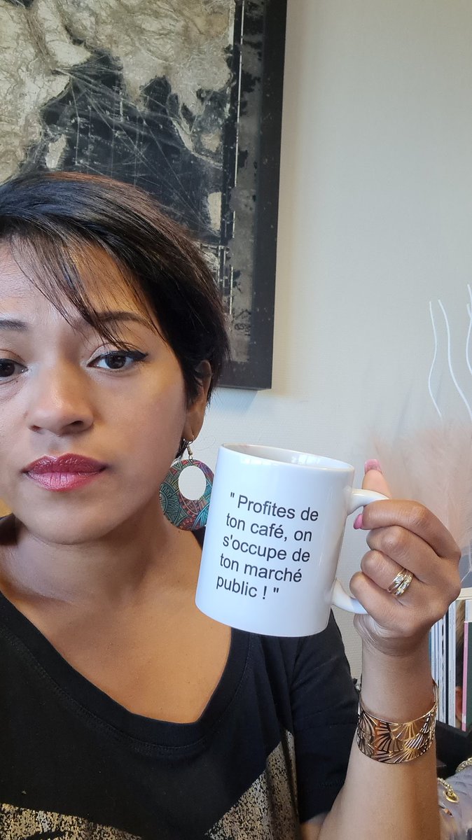 Bonjour, 
Je m'appelle Élia Rafitahiana, je ne souhaite pas spécialement devenir entrepreneuse. Juste trouver un job qui me plaît et en vivre décemment... 

Voilà, ce que j'aurai pu répondre, il y a 10 ans! 

Entreprendre, c'est être (un peu, beaucoup) fou! ❤️