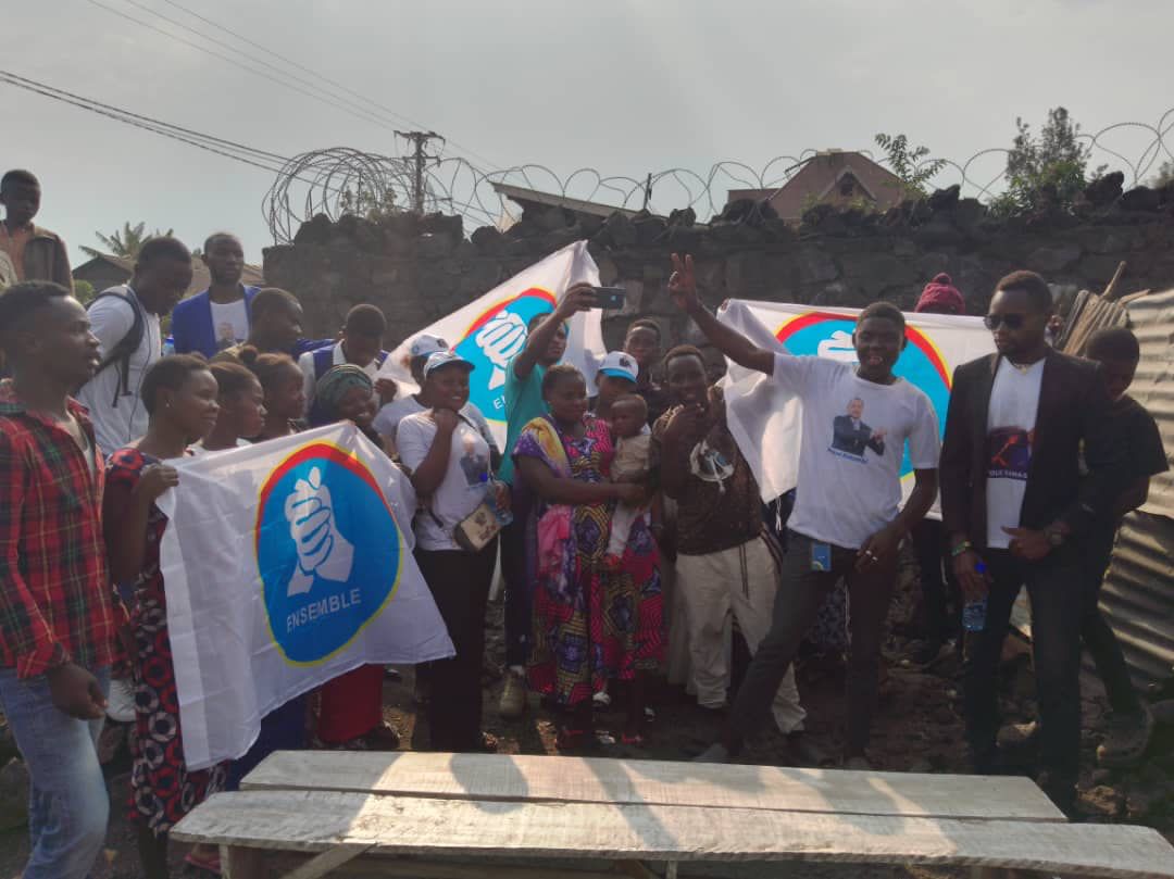 Abdabwega's tweet photo. #Toujours dans le cadre de l'implantation et sensibilisation de personnes porté à porté, nous voici l'association #éclaireur d'ensemble à #cajed Gomasous la conduite de Mr le #rapporteur national adjoint @FKimwanga et honorable @PrMatofali .#Ensemble  @moise_katumbi @FullNdala https://t.co/eTStWb7JYi