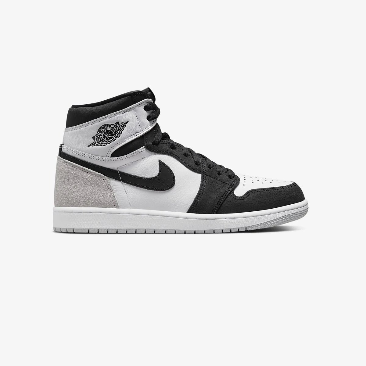 SNKR_TWITR tweet media