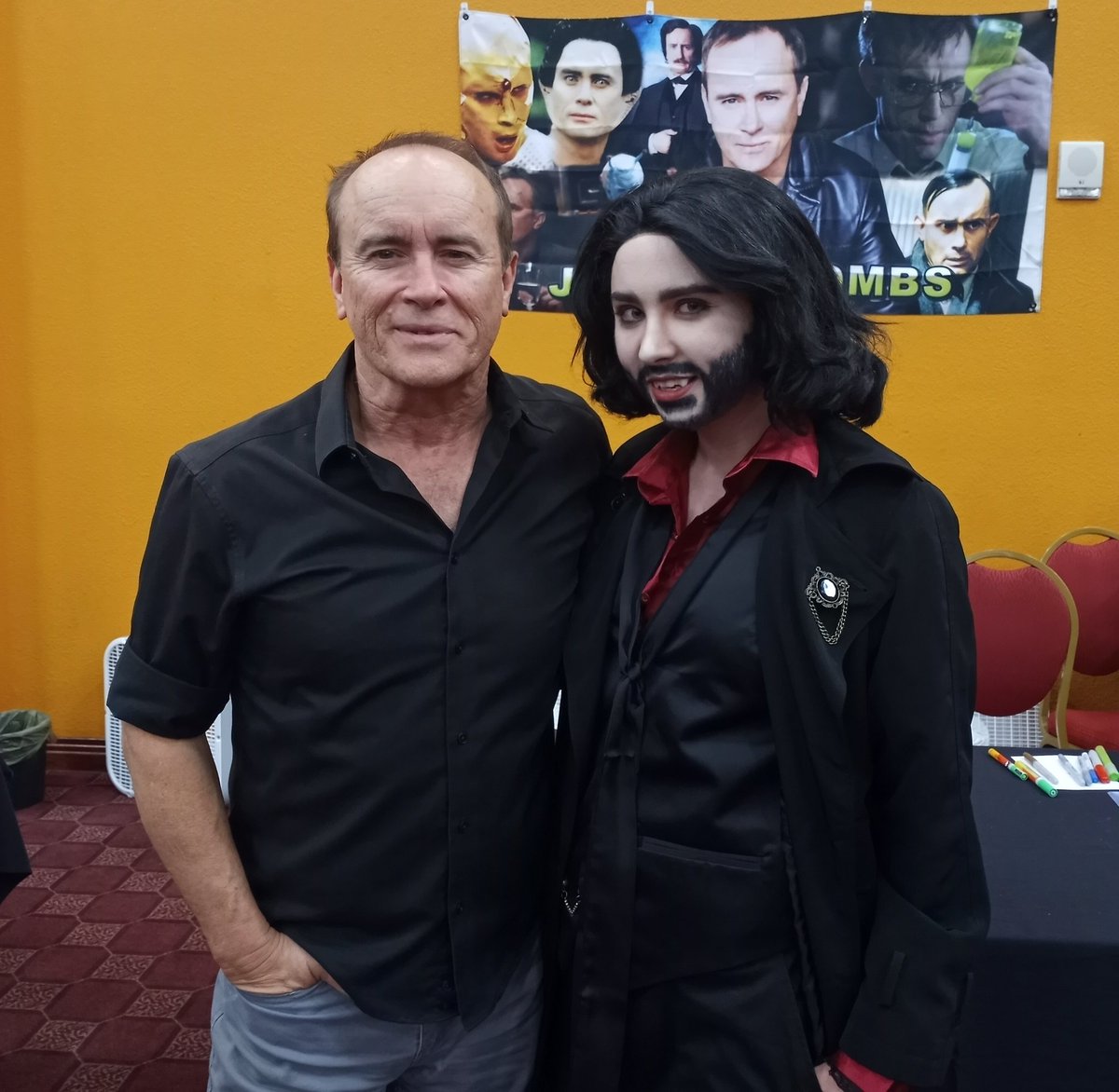 craftiecosplays's tweet photo. Never getting over meeting Jeffrey Combs, he was so nice, I loved talking to him &amp; he made me laugh mid-picture since my camera was taking so long, so I went from posed smile, to laughing, to a very rare genuine smile. &amp; then I got to hug him-
Thank you so so much for everything. https://t.co/ArLkC6wB8G
