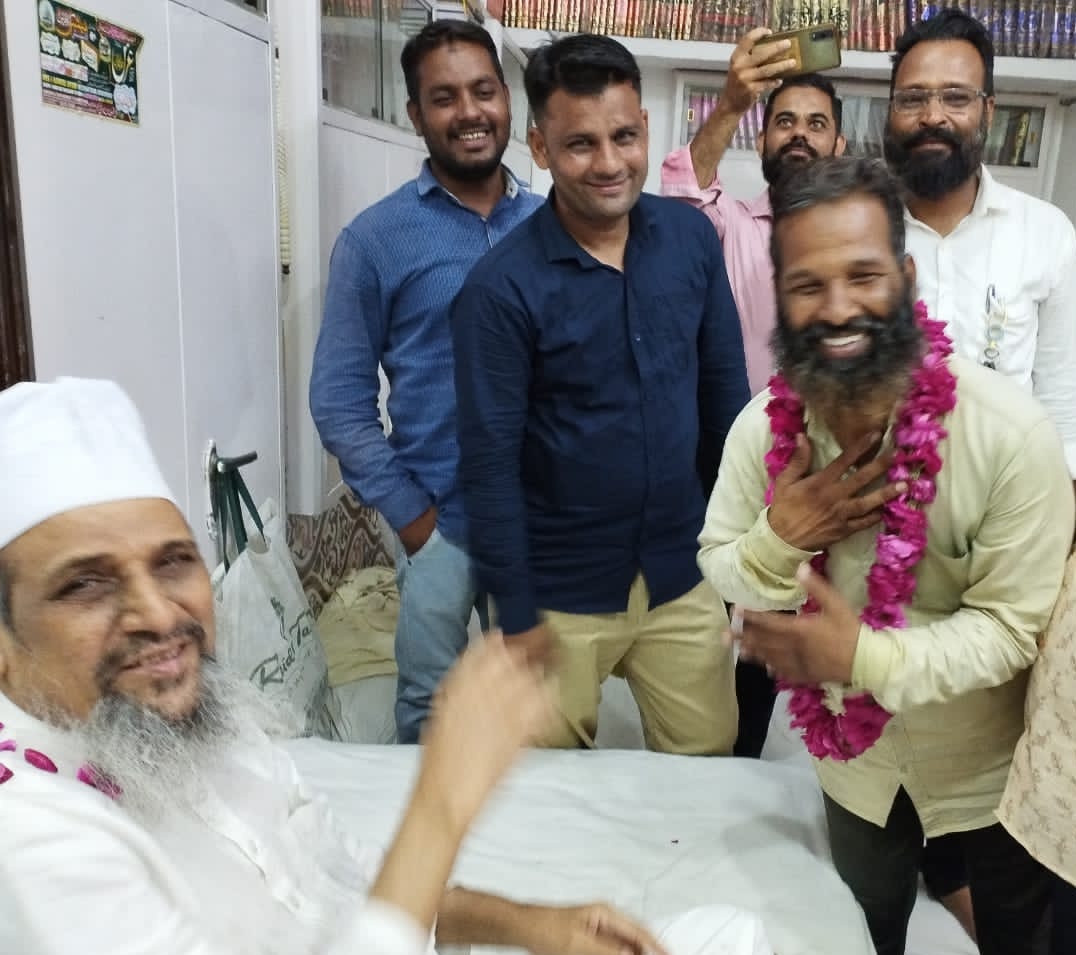 AbbiDayer's tweet photo. ❤️माशाअल्लाह बहुत खुशी की बात है। हमारे दिल अजीज और 🦁 Tiger off bhilwara come back 🦁अब्दुल सलाम अंसारी साहब रिहा हो गए हैं। 🤲अल्लाह का लाख लाख शुक्र है।#अब्दुलसलाम #tigercomeback  @AbdulSalam2626 @imran_rangr https://t.co/kTodaQNsHC