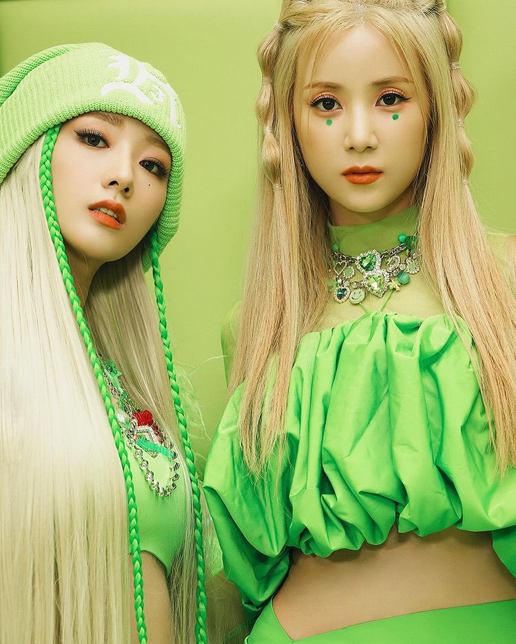chobomfolder's tweet photo. yoon bomi’s ig post right now 💗

i bet they’re really nervous but excited at the same time! https://t.co/PK0bE8Jyx5