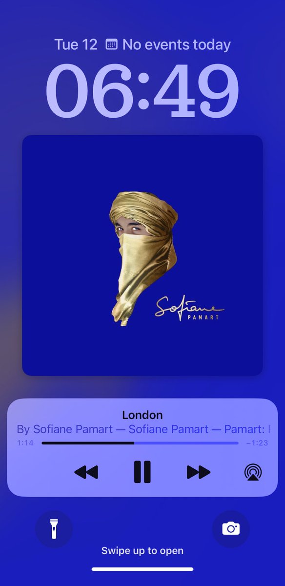 TechnoNewsM's tweet photo. Le nouveau player musique est enfin dispo sur le lockscreen grâce à la beta 3 d’#ios16 https://t.co/MZBkWBMVMk