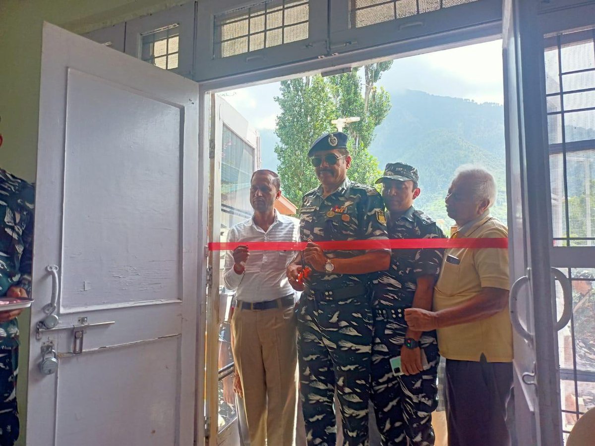 jammusector's tweet photo. #187Bn organised #Medical camp at Sudh Mahadev,Udhampur (J&amp;K) under #CivicActionProgramme.  Doctor and Paramedical staff of CRPF examined needy people from local area and distributed medicines for their better health. #MedicalCampByCRPF
#CRPFinServiceToHumanity https://t.co/CRUB4nKv5x
