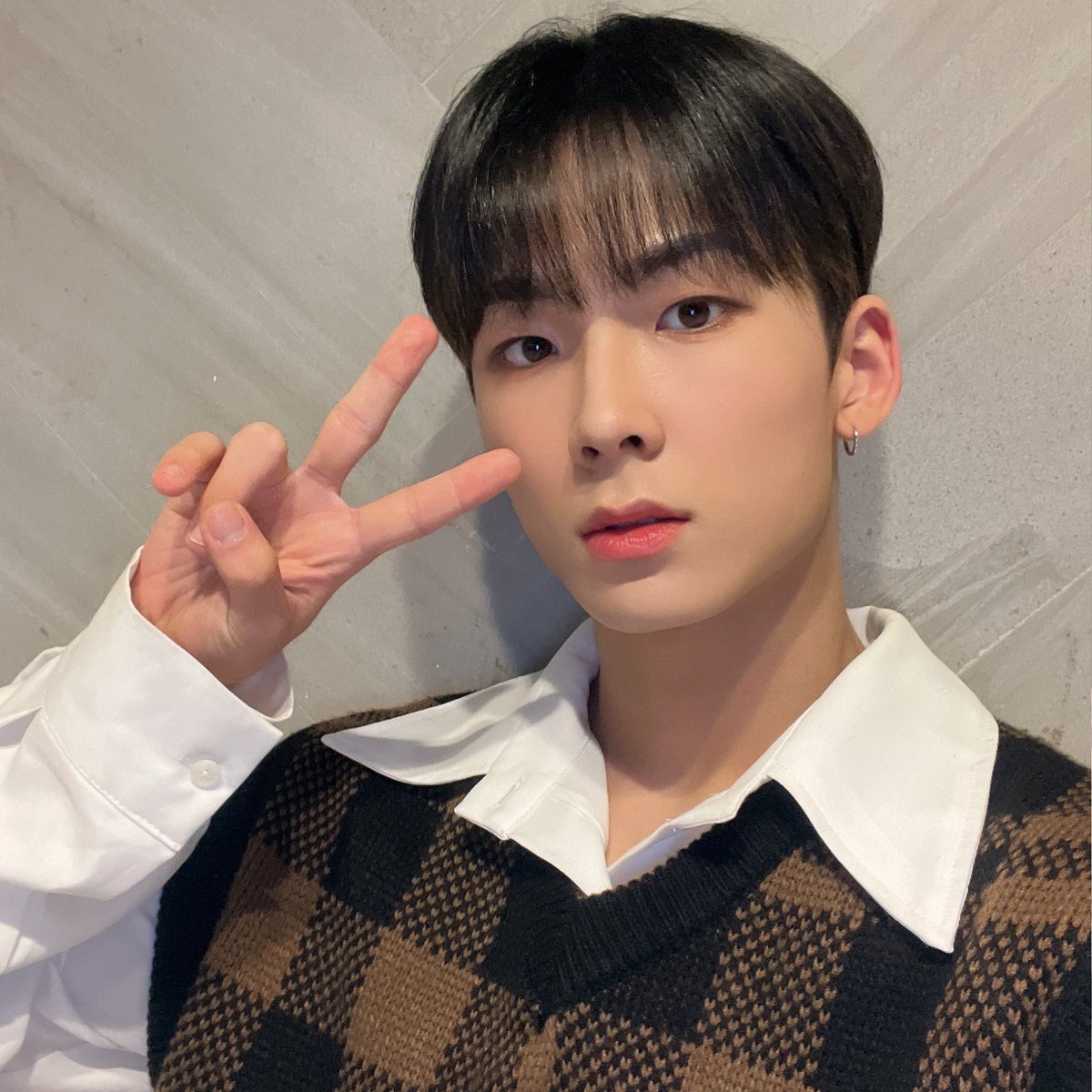 AIMERS_members's tweet photo. [#승환]
여러분 포스트잇회 재밌었나요!! 저는 진짜 너무 너무 재밌어서 미소가 끊기질 않았답니다! 다 여러분 덕분이에요❤️ 
와주셔서 정말 감사하구 다음에도 또 올 테니깐 그때는 더 더 더 더 더 더 이쁘게 올게요! 봐서 너무 행복했어요😉
좋은 하루 보내요!!
우어 배고프다!😵‍💫
#B3o1z #SEUNGHWAN https://t.co/wAMnDI5Dp1