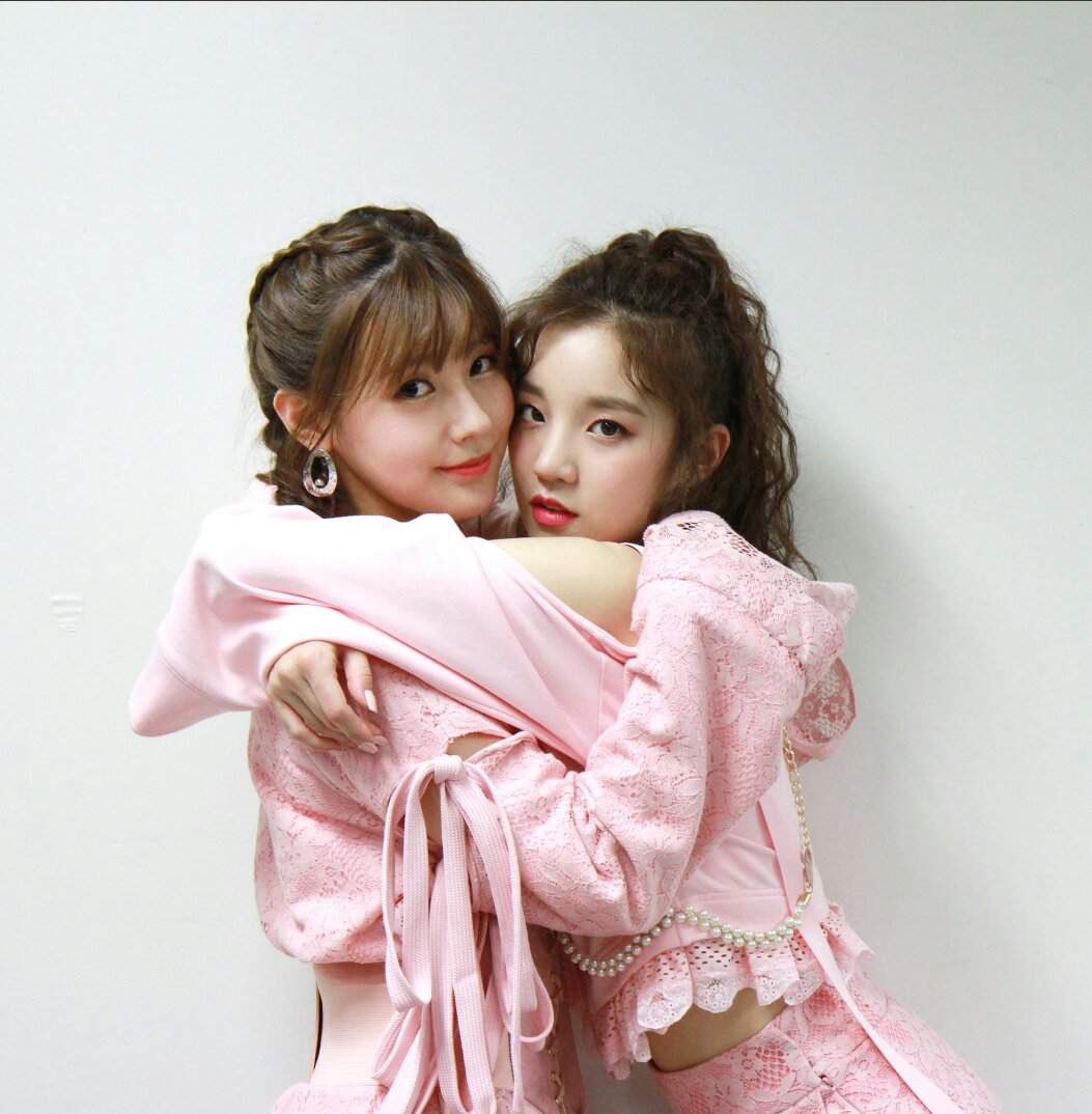 yuqiholic's tweet photo. LOOK at how much miyu have grown 🥺 https://t.co/4NkTDAFHEH