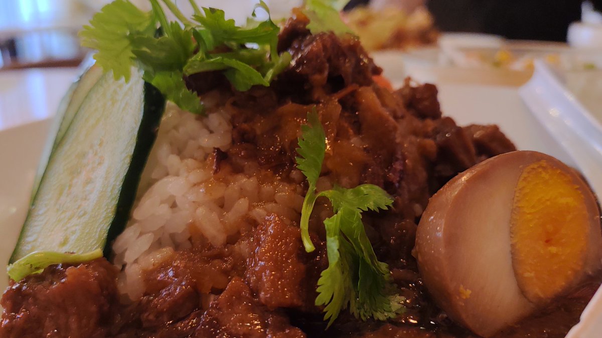 wink2_studio's tweet photo. \( 'ω')/ｳ��ｵｵｵｱｱｯ!!台湾好きです！魯肉飯(ルーローハン)が食べたぁい！
というわけで、本日は台湾小皿料理 故宮さんです！ホントに何を食べても美味しい…(*´﹃ ｀*)♡
小鉢やサラダにスープ！色々付いてるのにお手頃価格で本格的な台湾料理ランチがいただけます♪(2号@渋谷)
#渋谷ランチ https://t.co/TxGKGvhU20
