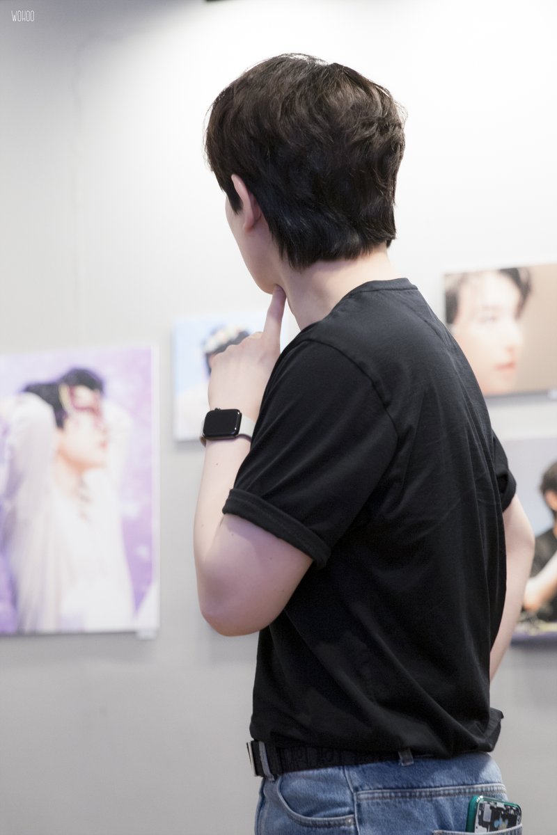 턱 꾹꾹이...1
#배두훈 
#happy_DOOHOON_day #폐하강림