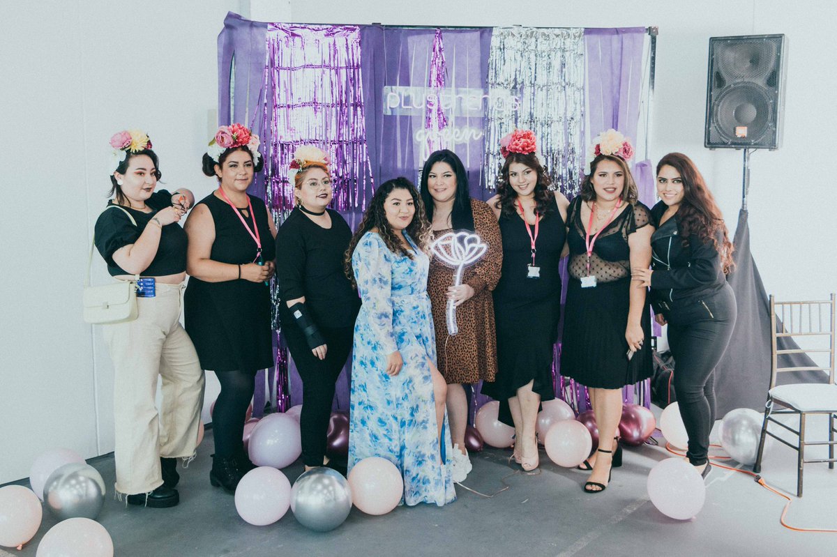 plustrends's tweet photo. Así vivimos la SEGUNDA EDICIÓN de nuestro Taller de Modelaje Plus Blossom en Quito, cada vez somos más mujeres descubriendo la magia del amor propio 💜 https://t.co/AplTr2AA8S