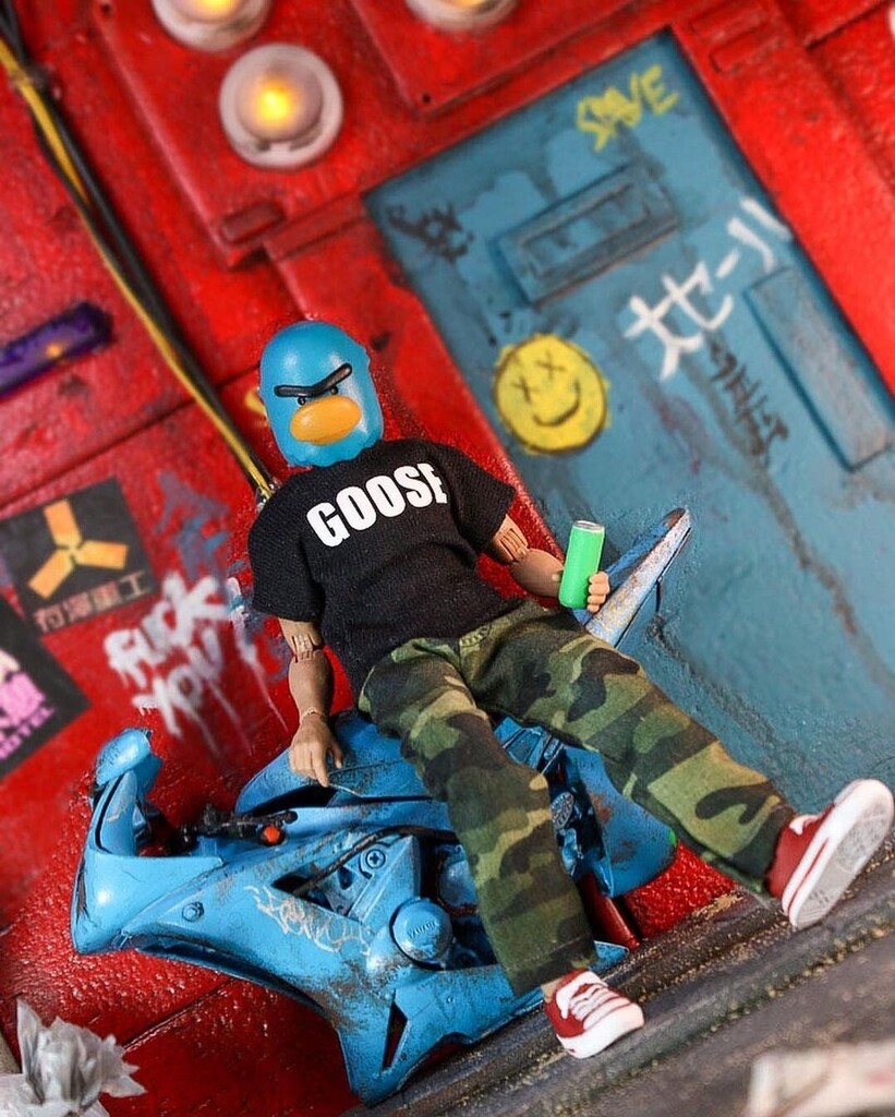 Repost from @roccothegreatart
Goose faba is a System Island graffiti punk, thrust into a
mysterious conspiracy that is much bigger than
anything he's ever dealt with before!
Already not a fan of the Skult Corp, Goose had no
idea just how much weird stuff they're up too.
Muta…