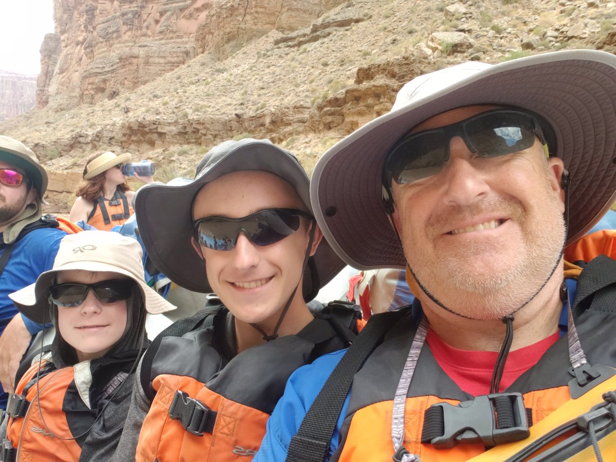 joelevanshhhs's tweet image. Last day on the river