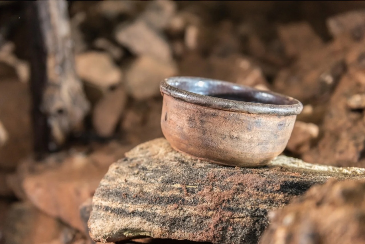 Des spéléologues découvrent une « capsule temporelle » dans une grotte scellée pendant 200 ans ! (vidéo) Par Yann Contegat (DGS) FXcTxd4VUAA9PSI?format=jpg&name=large